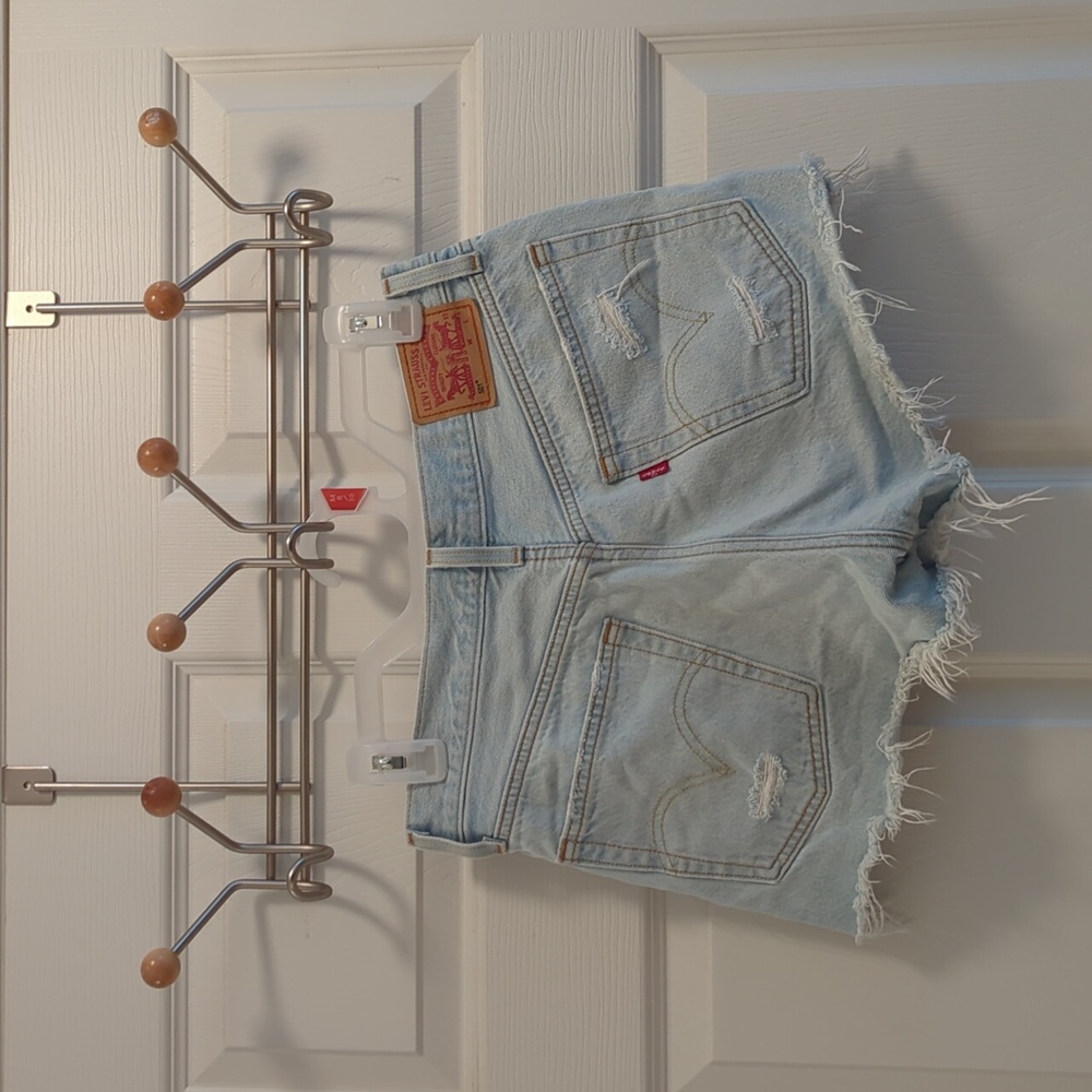 Size 27 Levi Shorts